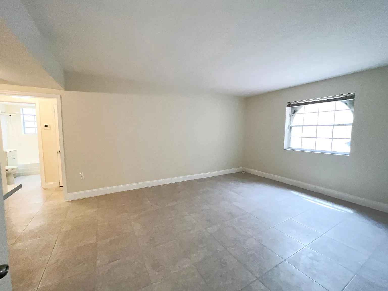 131 Antiquera Ave — Photo 2