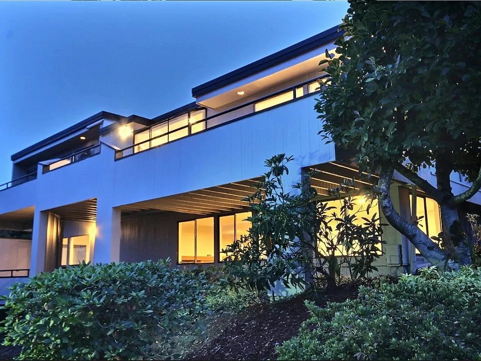 29832 2nd Ave SW
