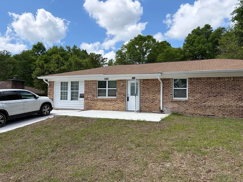 Building Photo - 1484 Van Delia Rd