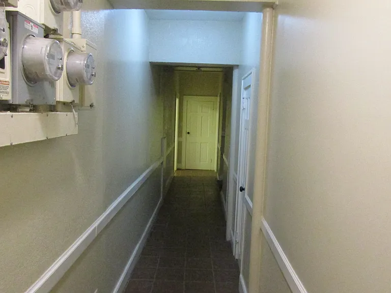 323 N McDuffie St #7 — Photo 2