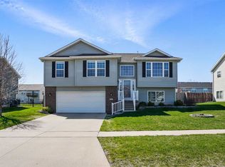 215 Cattail Ln, North Liberty, IA 52317