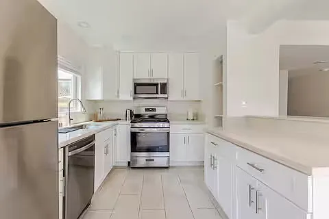 1929 S Corning St #1 — Photo 7
