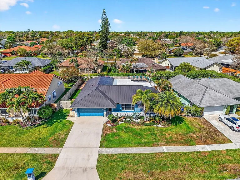 13808 Geranium Pl — Photo 46