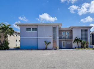 11975 3rd St E APT 6, Treasure Island, FL 33706