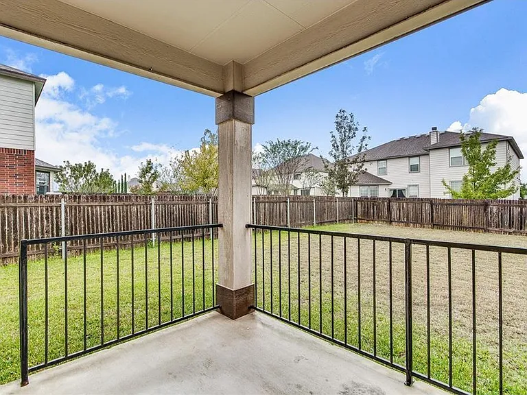 524 Castebar Dr — Photo 26