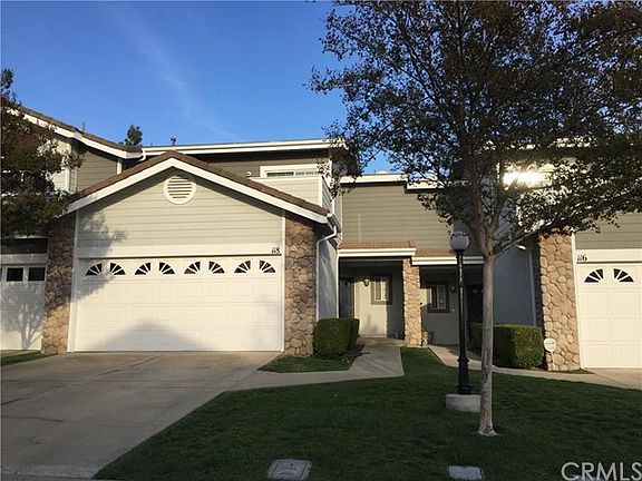 2nd image of 118 Amber Oaks Ln