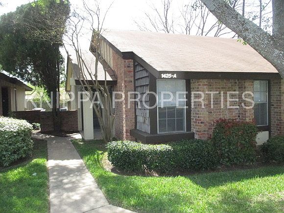 2nd image of 1425 W Braker Ln
