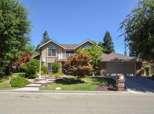 9446 N Ashurst Dr, Fresno, CA