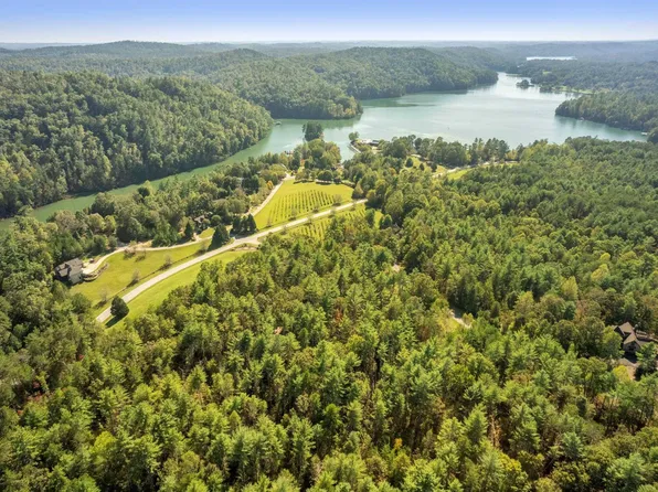 105 Chicory Ln, Sunset, SC 29685