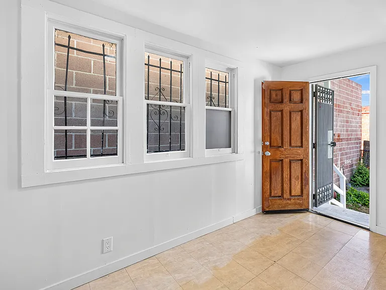 811 W Grand Ave #A — Photo 27