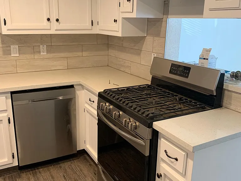 1012 Atkins St #B — Photo 2