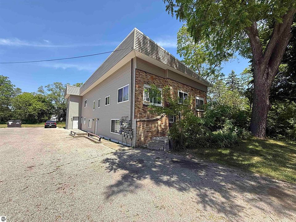1st image of 1019 E Broadway St