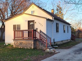 1423 Seymour Ave, North Chicago, IL 60064
