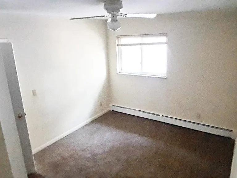249 Senator Pl — Photo 8