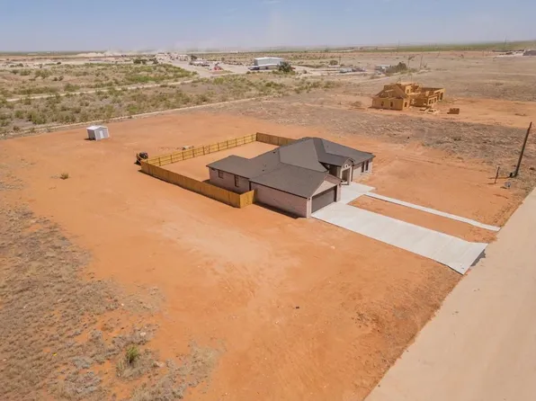 2223 Longhorn Dr, Stanton, TX 79782
