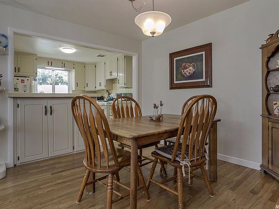 4th image of 2404 Avalon Dr