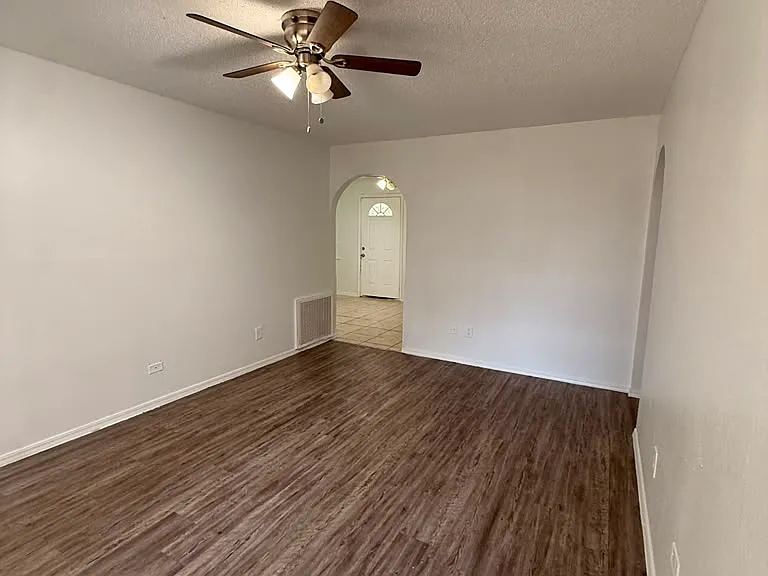624 Lloyd Ave — Photo 14