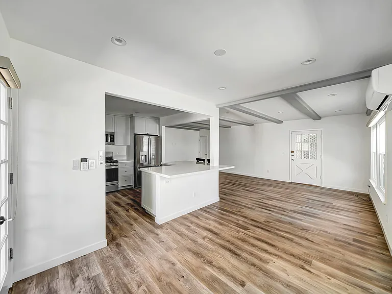 5840 Coldwater Canyon Ave #2 — Photo 23