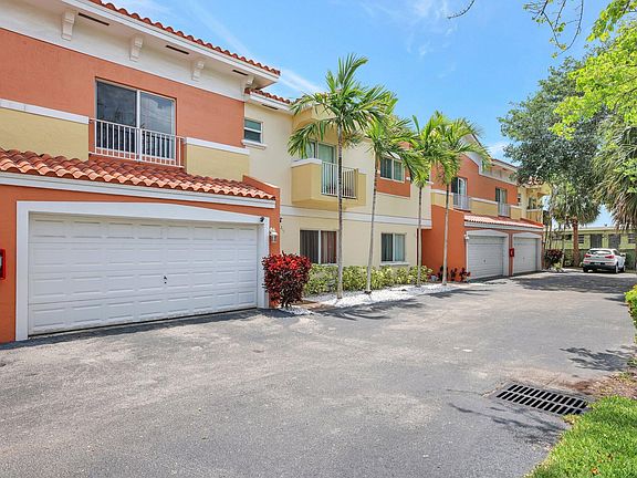 3rd image of 211 NW 14th Avenue #211