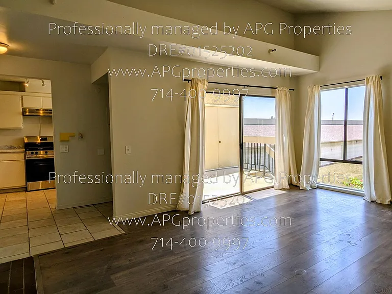 5477 Twin Lakes Dr — Photo 2