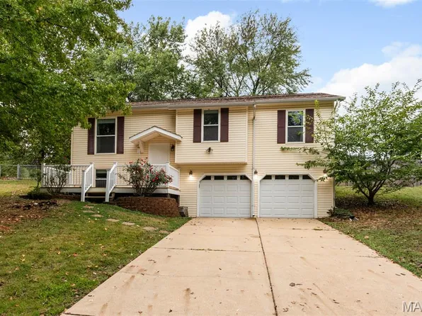 2660 Carolyn Circle Dr, High Ridge, MO 63049