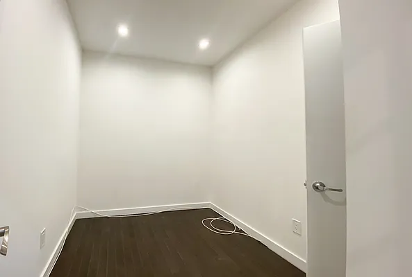 Rented by Kahen Properties | media 12
