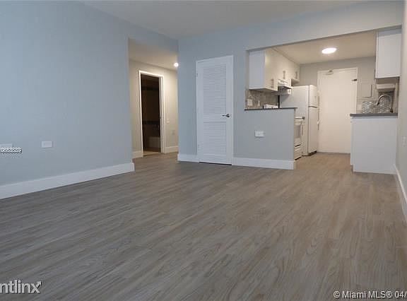 3rd image of 1250 West Ave APT 4L