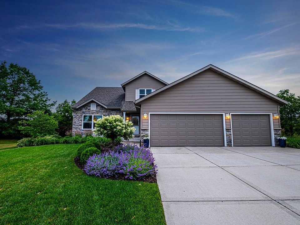 1st image of 8559 W Silverwood Ct