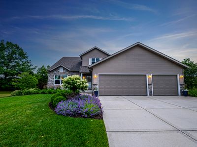 8859 W Silverwood Ct, Franklin, WI, 53132