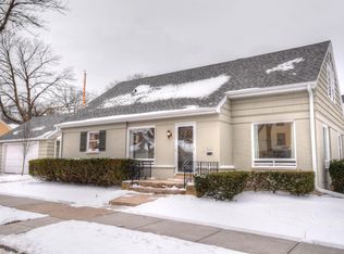 8131 W Meinecke Ave, Wauwatosa, WI 53213