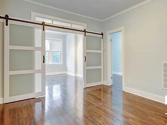 2nd image of 3649 W Montrose Ave #2