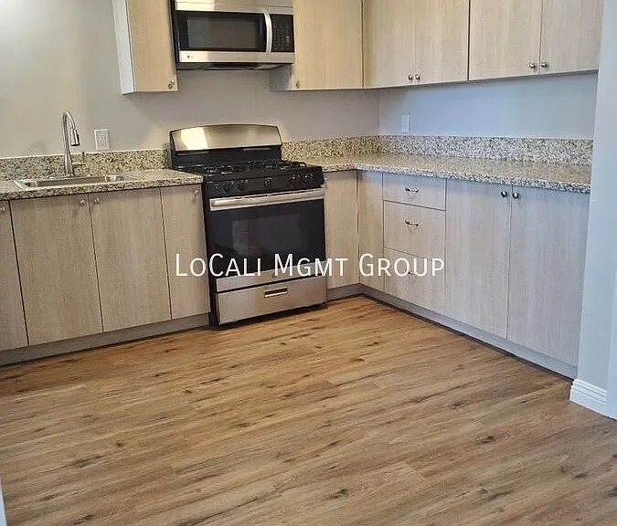 1328 N Sunshine Way #1 — Photo 6