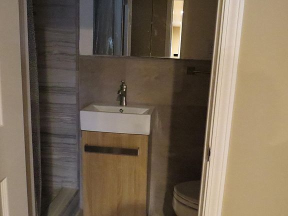 5th image of 1599 N Raymond Ave APT 6
