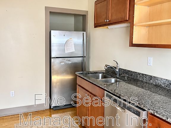 4th image of 76 N Union St APT 2
