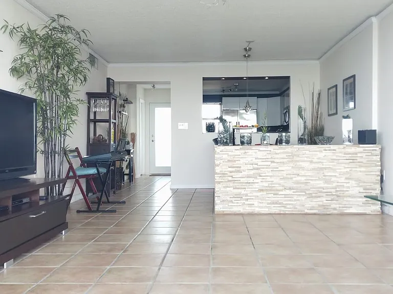 1075 NE Miami Gardens Dr #505 — Photo 9