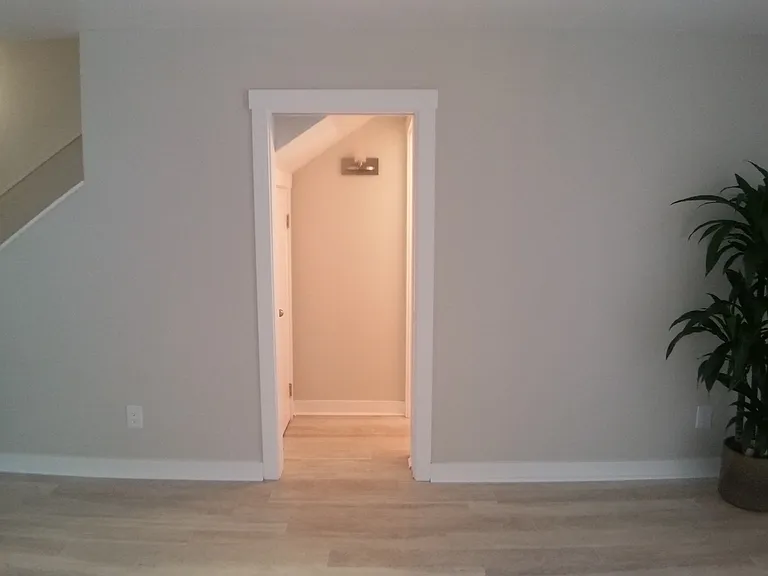 4073 Gresham St — Photo 10