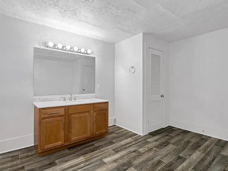 1378 Cherry Ave NE — Photo 13