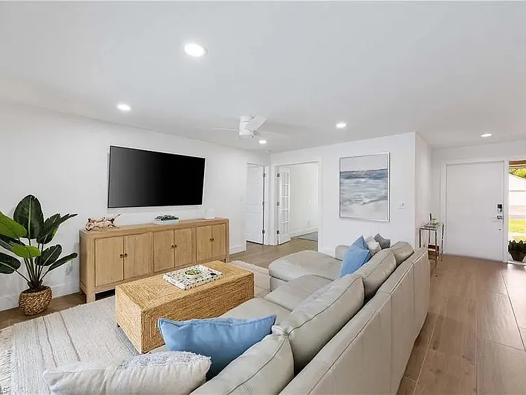 9905 Treasure Cay Ln — Photo 5