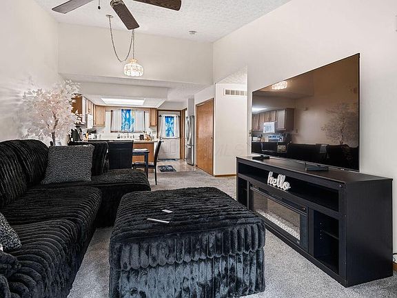 3rd image of 1406 Pegwood Dr