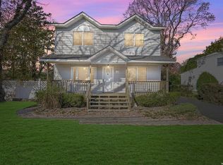 15 Beaver Ln, West Babylon, NY 11704