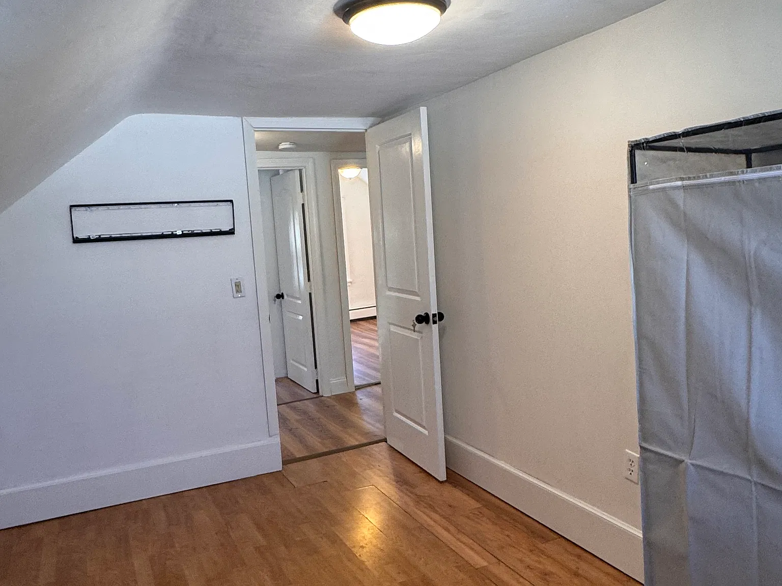 4 bed, 1400 sqft, $3,100 — Photo 4