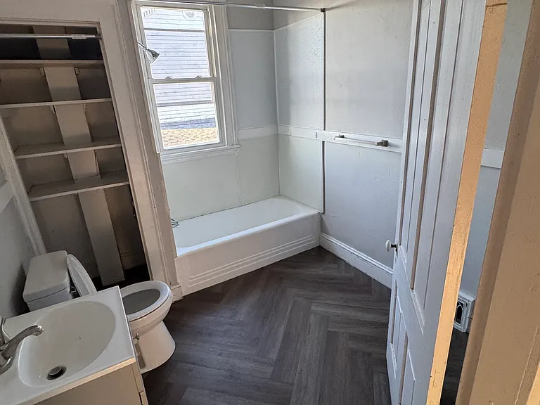 1007 Floyd St #20 — Photo 5
