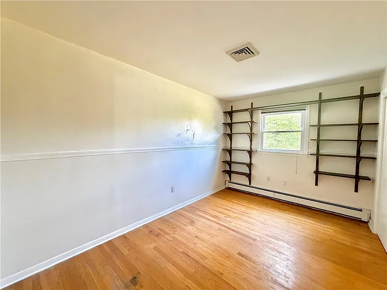 1160 Brentwood Ave — Photo 23
