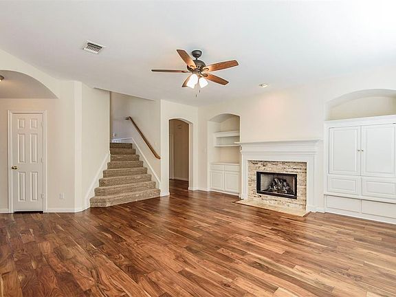 4th image of 1122 Danbury Dr