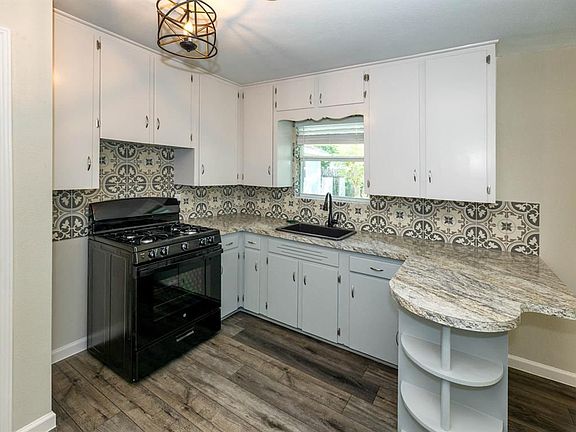 2nd image of 3013 Vance Ave