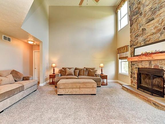 2nd image of 213 Crest Dr