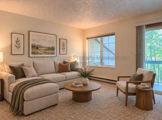 1012 4th Ave S APT B, Fargo, ND 58103