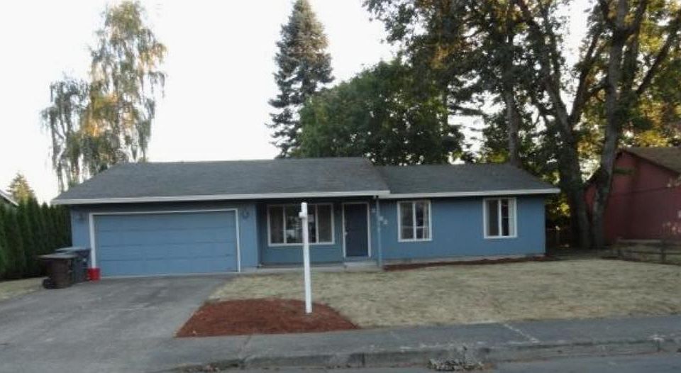1st image of 3382 SE Oak St