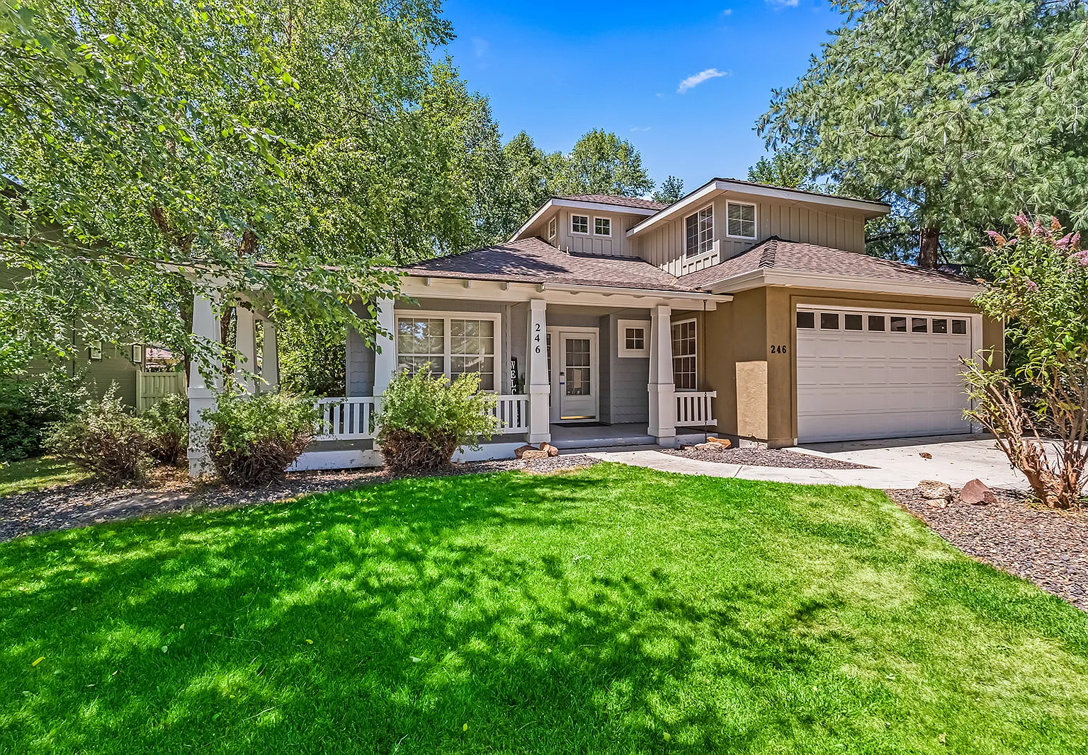 4 bed, 2.5 bath, 2125 sqft, $8,000 — Photo 2