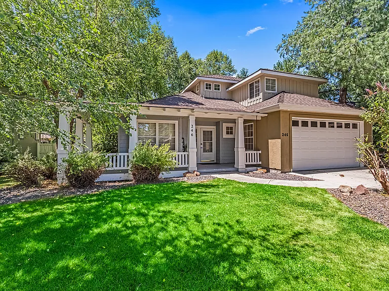 246 W Colchester Dr — Photo 2